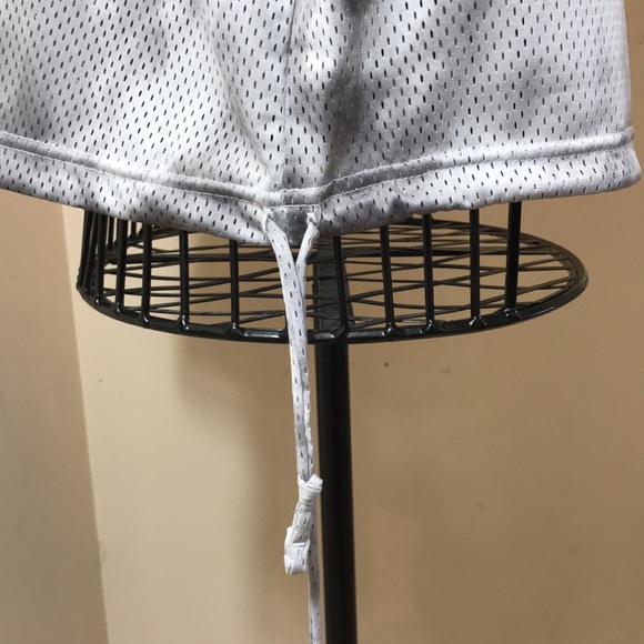 NWOT NIKE Plus Size Gray & Silver SPORTS Top with Silver Swoosh Size 1X - Picture 5 of 9